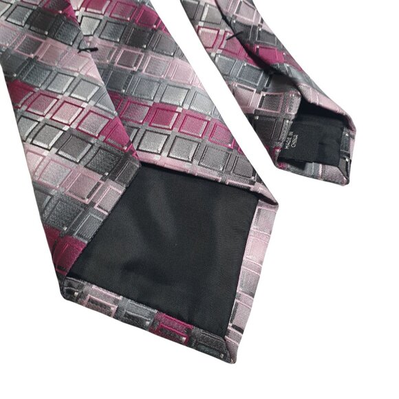 Vintage Van Heusen Men Pink Gray Polyester Geometric Tie Office Work Dad Gift - Picture 5 of 5
